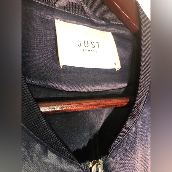 Embroidered spring jacket - Picture 8 of 8